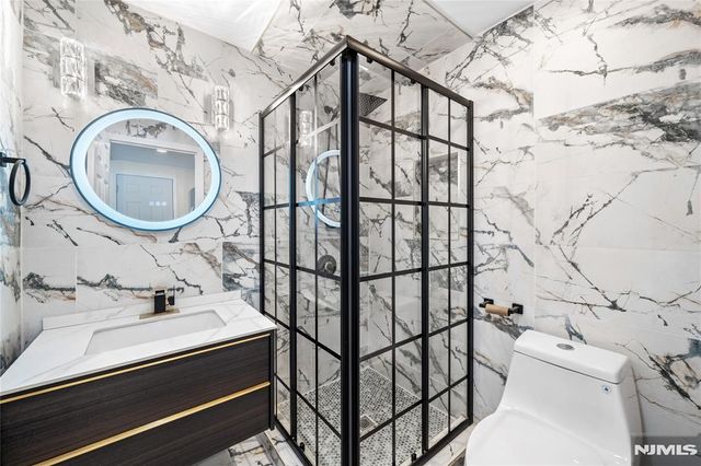 20 Ella Street, Bloomingdale, NJ 07403