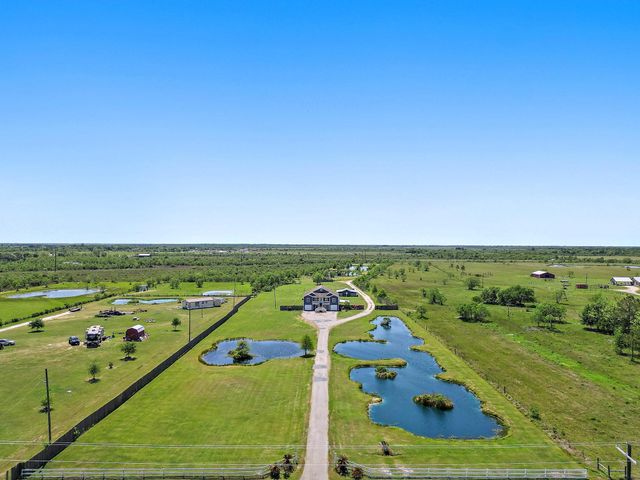 13659 Todd Road, Winnie, TX 77665