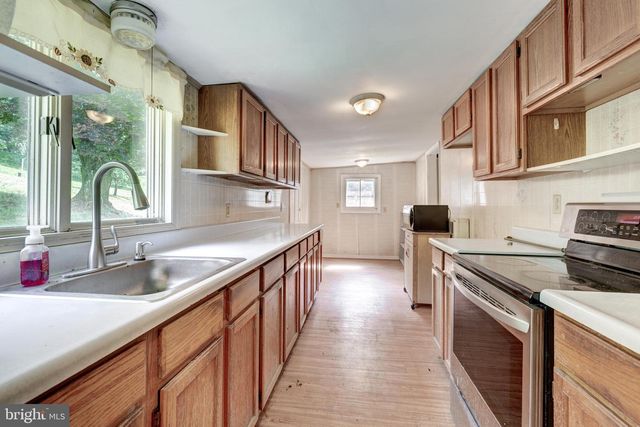 2685 DAY SPRING DR, Hampstead, MD 21074