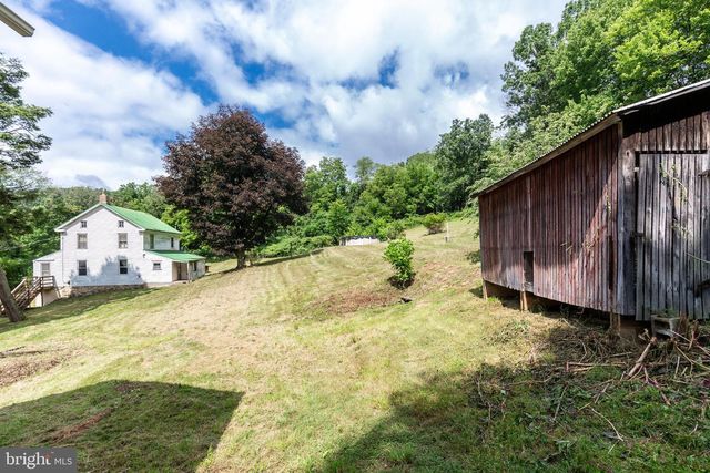 2685 DAY SPRING DR, Hampstead, MD 21074