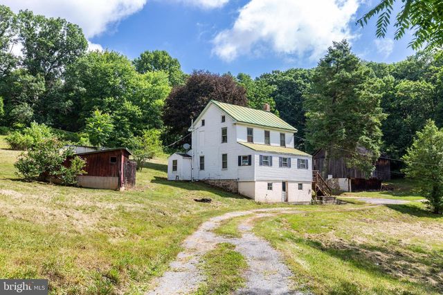 2685 DAY SPRING DR, Hampstead, MD 21074