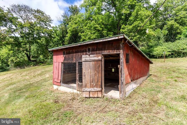2685 DAY SPRING DR, Hampstead, MD 21074