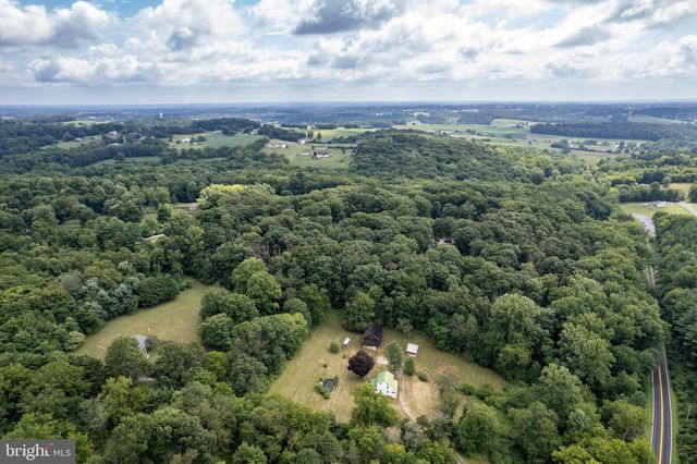 2685 DAY SPRING DR, Hampstead, MD 21074