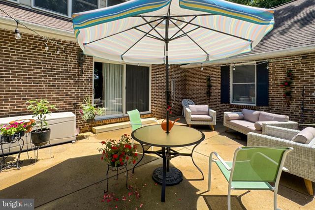 12905 WESTBROOK DR, Fairfax, VA 22030