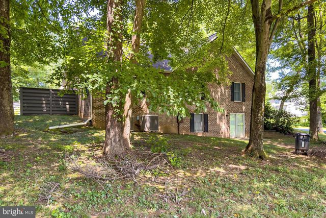 12905 WESTBROOK DR, Fairfax, VA 22030