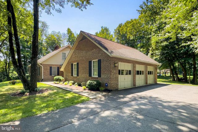 12905 WESTBROOK DR, Fairfax, VA 22030