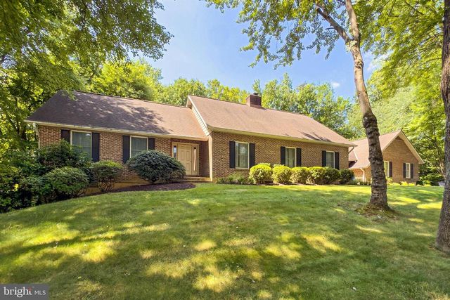 12905 WESTBROOK DR, Fairfax, VA 22030