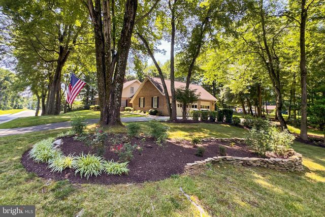 12905 WESTBROOK DR, Fairfax, VA 22030