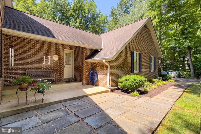 12905 WESTBROOK DR, Fairfax, VA 22030