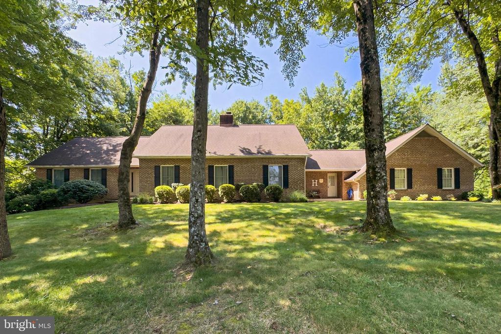 12905 WESTBROOK DR, Fairfax, VA 22030