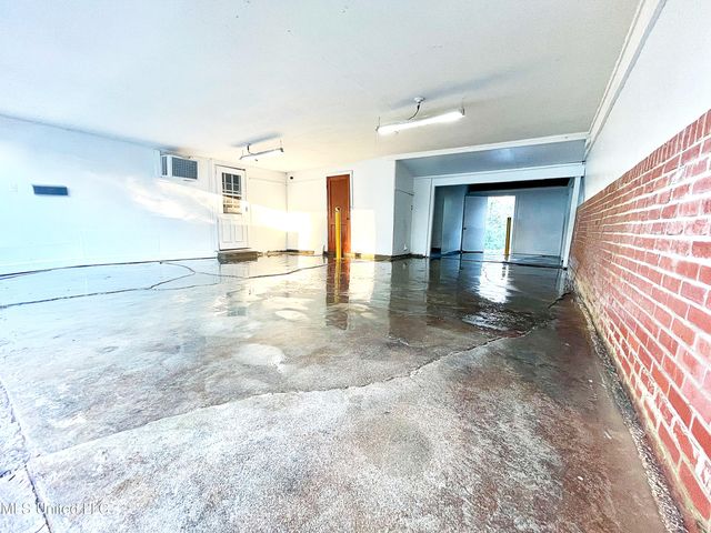 3148 Sylvester Drive, Jackson, MS 39212