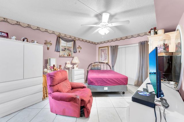 7300 NW 5th Ct 105, Margate, FL 33063
