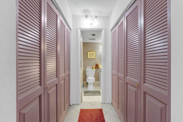 7300 NW 5th Ct 105, Margate, FL 33063