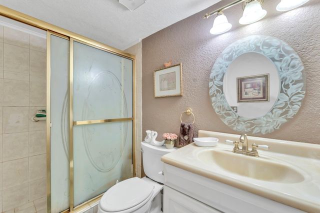 7300 NW 5th Ct 105, Margate, FL 33063
