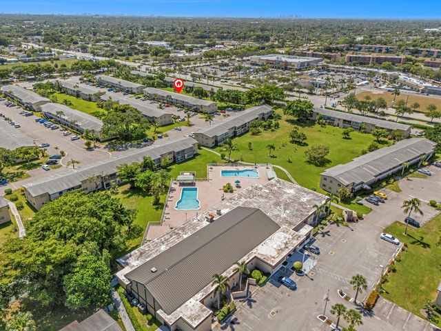 7300 NW 5th Ct 105, Margate, FL 33063