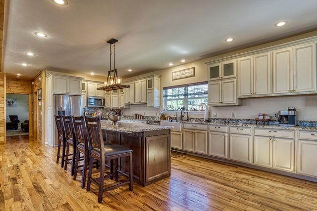 810 Oakley Way, Gatlinburg, TN 37738