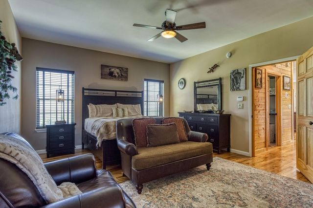 810 Oakley Way, Gatlinburg, TN 37738