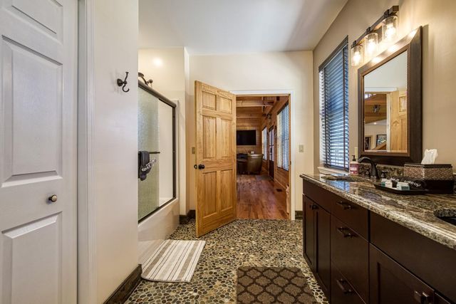 810 Oakley Way, Gatlinburg, TN 37738