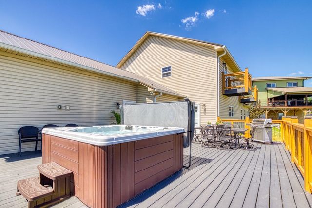 810 Oakley Way, Gatlinburg, TN 37738