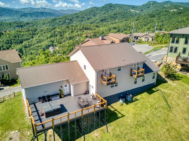 810 Oakley Way, Gatlinburg, TN 37738