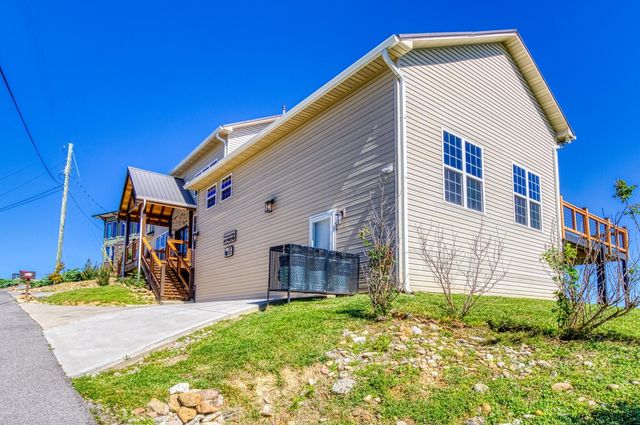 810 Oakley Way, Gatlinburg, TN 37738