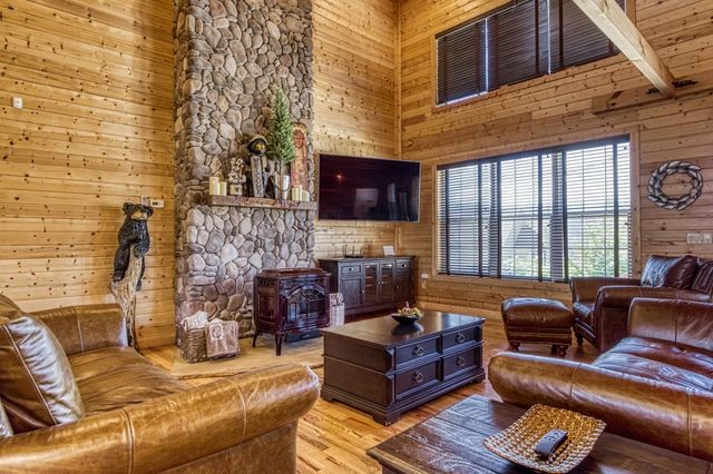 810 Oakley Way, Gatlinburg, TN 37738