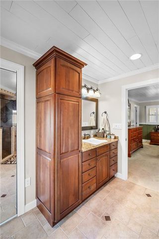 851 Holloway Church Road, Lexington, NC 27292