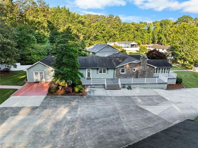 851 Holloway Church Road, Lexington, NC 27292