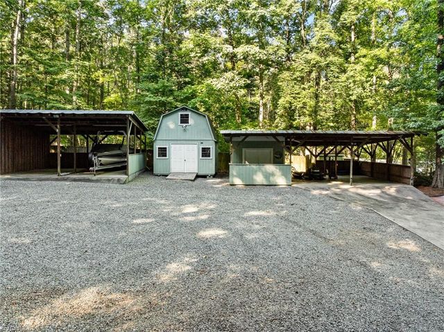 851 Holloway Church Road, Lexington, NC 27292