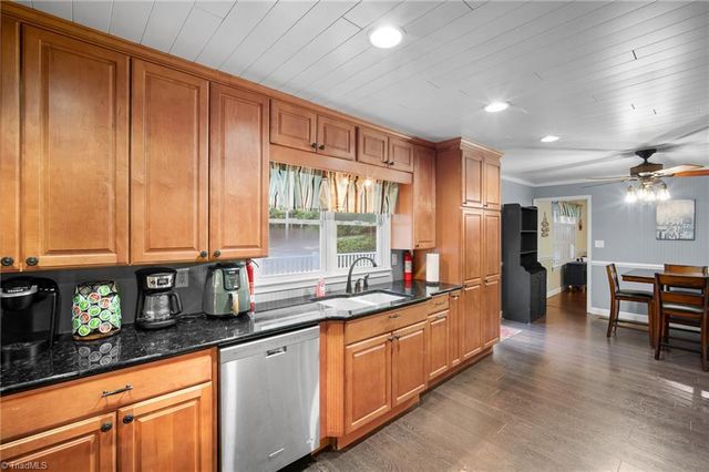 851 Holloway Church Road, Lexington, NC 27292