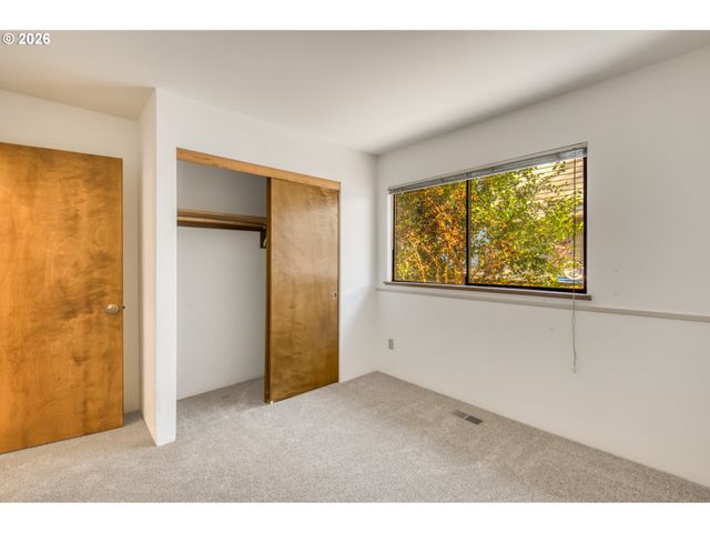 9731 Sw LONDON Ct, Portland, OR 97223