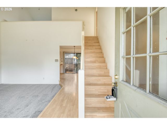 9731 Sw LONDON Ct, Portland, OR 97223