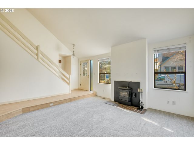 9731 Sw LONDON Ct, Portland, OR 97223