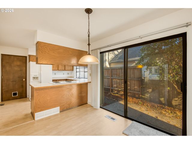 9731 Sw LONDON Ct, Portland, OR 97223