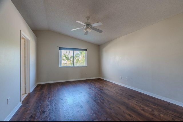 19431 SW 2nd St, Pembroke Pines, FL 33029