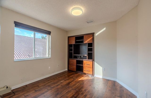 19431 SW 2nd St, Pembroke Pines, FL 33029