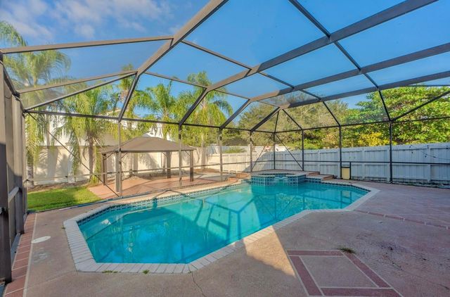 19431 SW 2nd St, Pembroke Pines, FL 33029