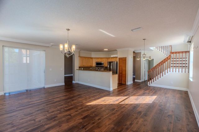 19431 SW 2nd St, Pembroke Pines, FL 33029