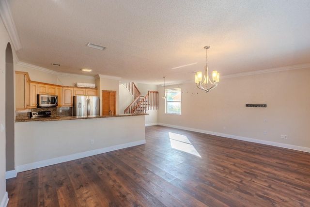 19431 SW 2nd St, Pembroke Pines, FL 33029