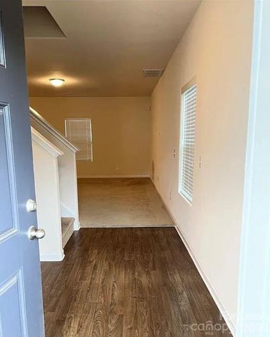 6112 Purbeck Way, Charlotte, NC 28215