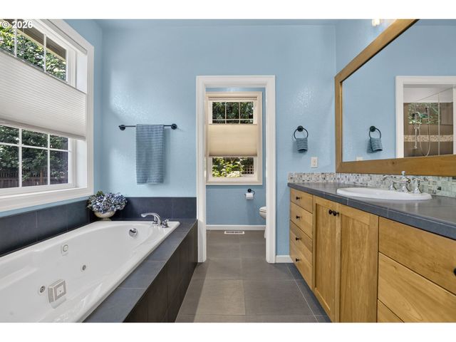 9129 Sw WEST HAVEN Dr, Portland, OR 97225