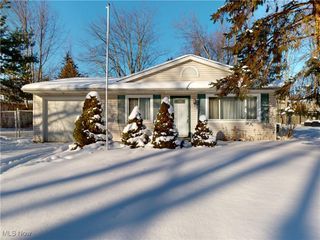 7561 Lake Road, Madison, OH 44057