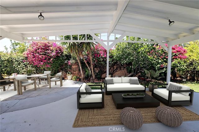 5939 Graves Avenue, Encino, CA 91316