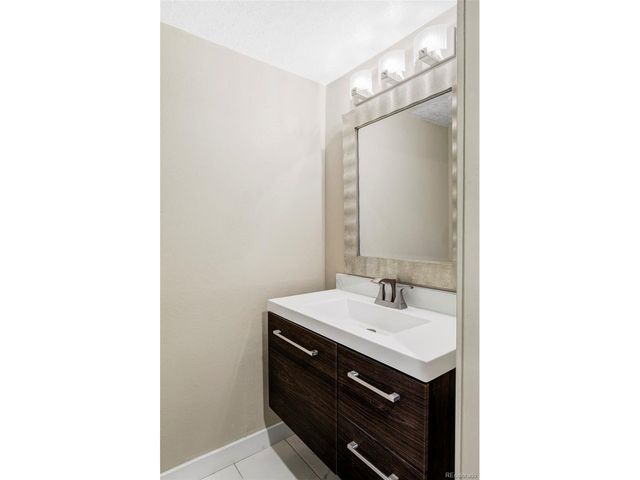 7497 W Cedar Cir, Lakewood, CO 80226