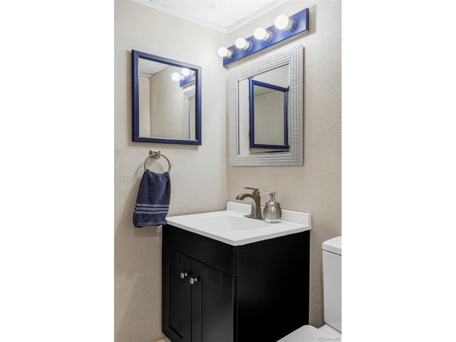 7497 W Cedar Cir, Lakewood, CO 80226