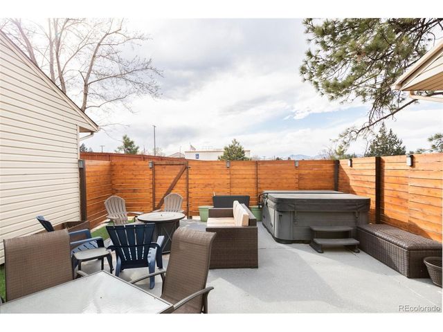 7497 W Cedar Cir, Lakewood, CO 80226