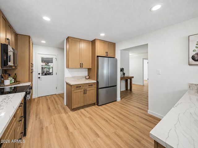 2602 E LARKSPUR Drive, Phoenix, AZ 85032