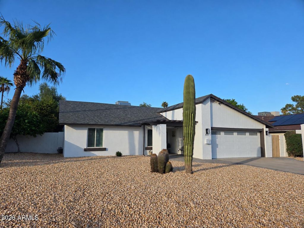 2602 E LARKSPUR Drive, Phoenix, AZ 85032 — photo 2