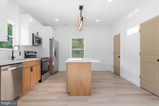 315 WESTMINSTER AVE, Bristol, PA 19007