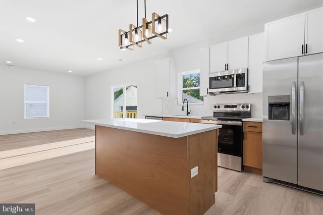 315 WESTMINSTER AVE, Bristol, PA 19007